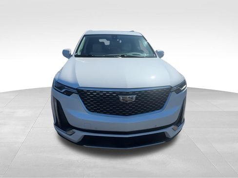 Used 2024 Cadillac XT6 Premium Luxury w/ Technology Package AWD/4WD image 3