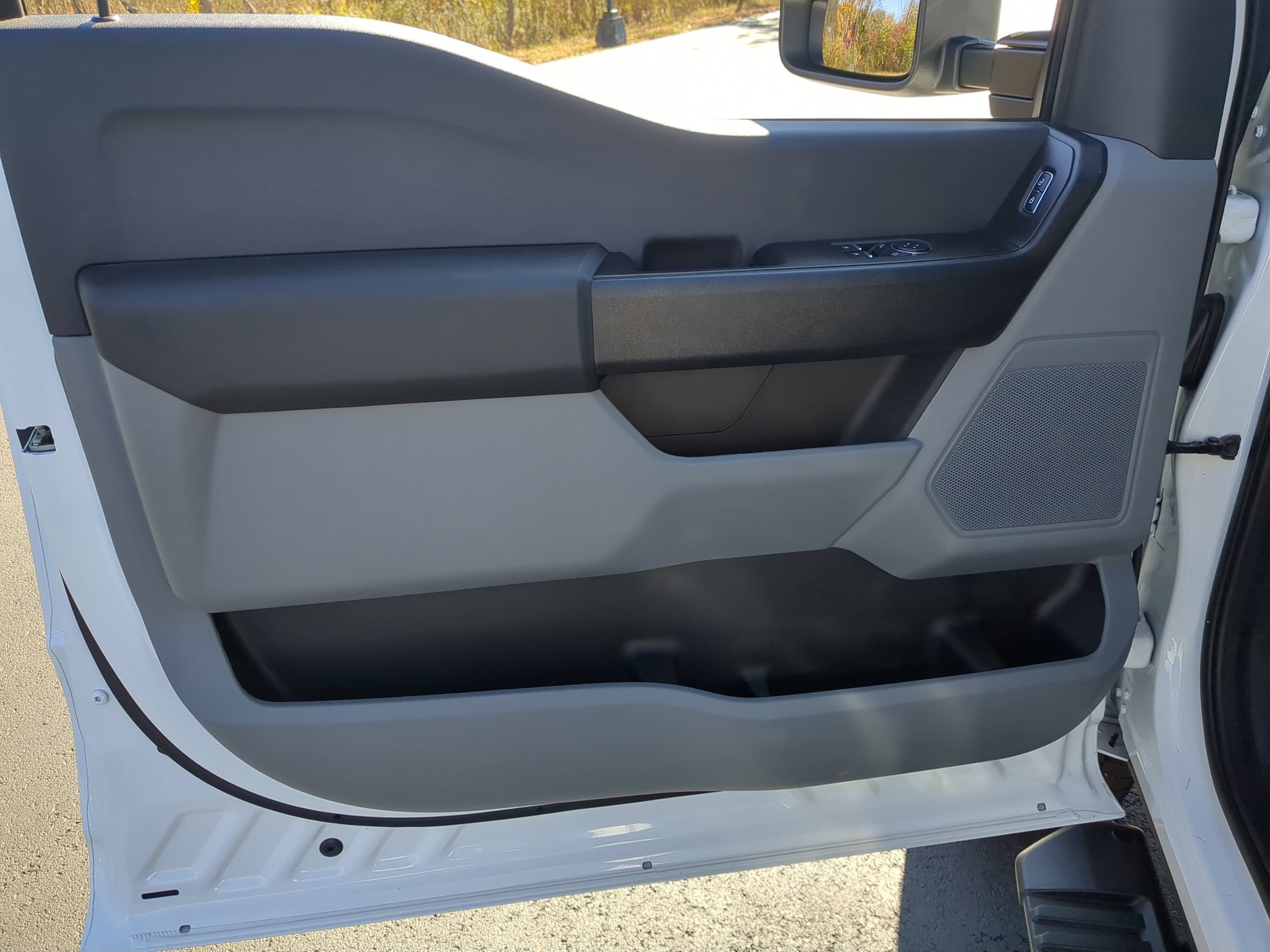 Used 2025 Ford F250 XL w/ XL Chrome Package AWD/4WD image 9
