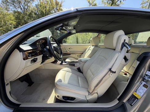 Used 2008 BMW 328i Convertible image 17
