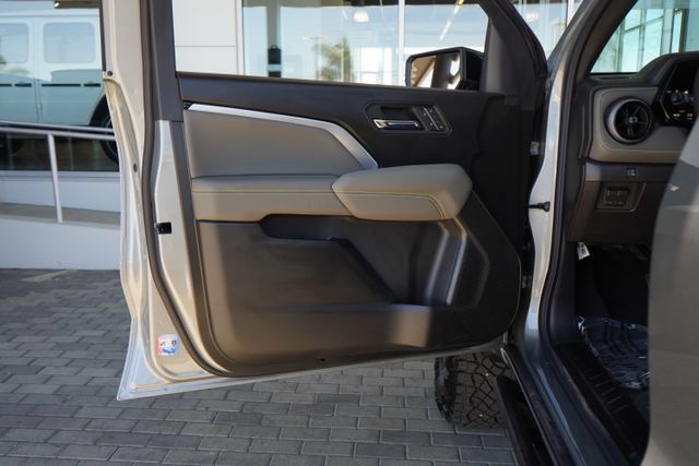 New 2026 Chevrolet Colorado ZR2 w/ Technology Package AWD/4WD image 22