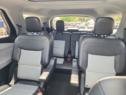 Used 2023 Ford Explorer XLT w/ Equipment Group 202A RWD image 15