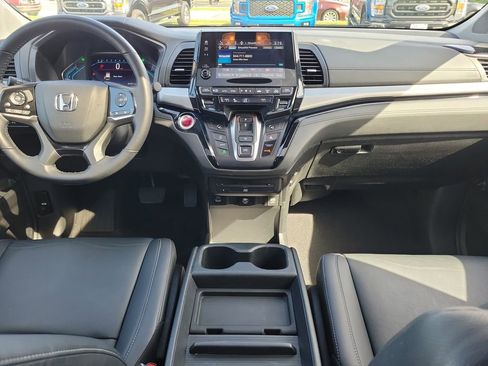 Used 2021 Honda Odyssey Touring image 11