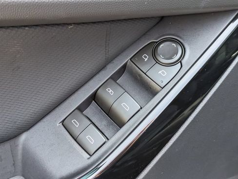 New 2026 Chevrolet Equinox LT w/ Safety and Technology Package FWD image 9