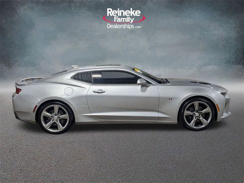 Used 2017 Chevrolet Camaro SS image 4