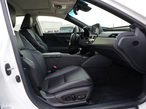 Used 2022 Lexus ES 300h w/ Premium Package image 23