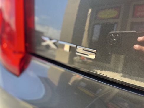 Used 2013 Cadillac XTS Platinum FWD image 32