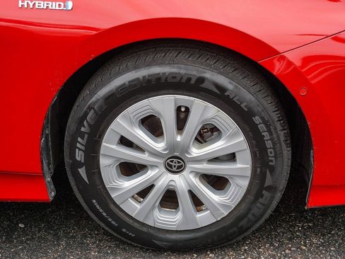 Used 2019 Toyota Prius LE w/ Carpet Mat Package image 9