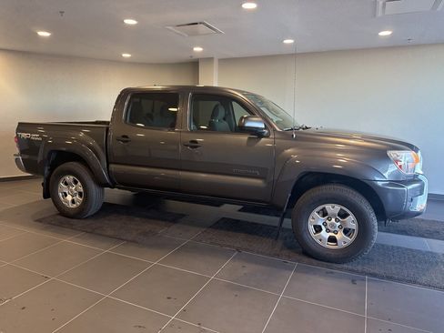 Used 2014 Toyota Tacoma PreRunner image 4