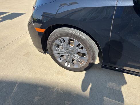 Used 2025 Honda Odyssey Touring image 9