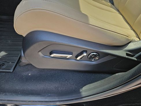 Used 2023 Acura MDX FWD image 23