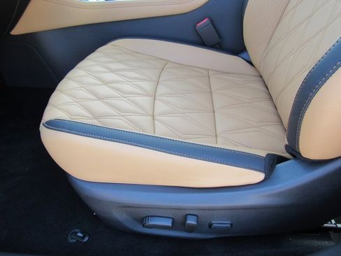 New 2025 Nissan Sentra SV w/ SV Premium Package image 13