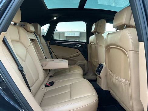 Used 2017 Porsche Macan S image 27