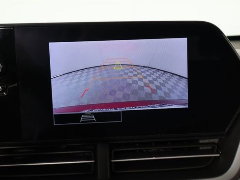 Used 2025 Chevrolet Trax LS w/ LS Convenience Package image 6