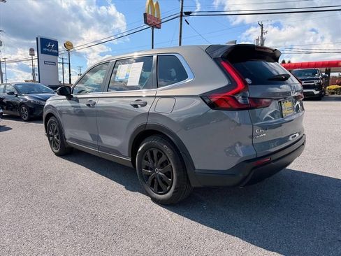 Used 2024 Honda CR-V LX image 5