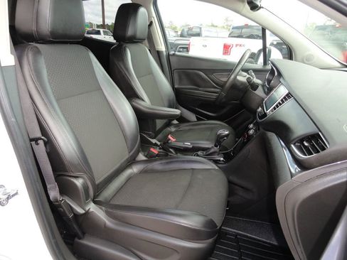 Used 2018 Buick Encore Preferred image 8