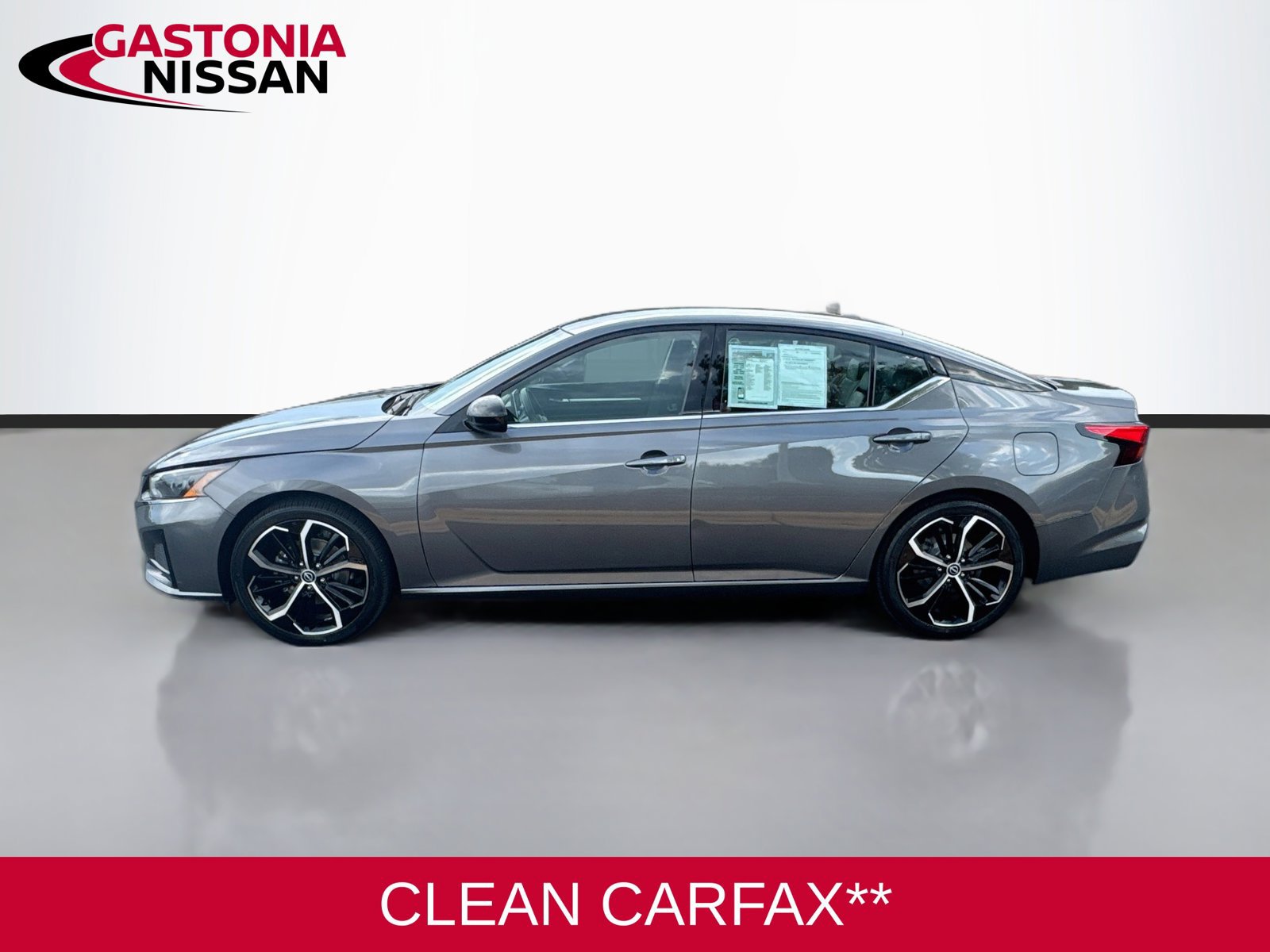 Used 2025 Nissan Altima 2.5 SR FWD image 5