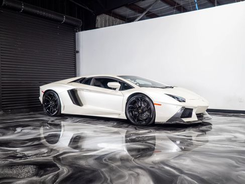 Used 2015 Lamborghini Aventador LP 700-4 image 7