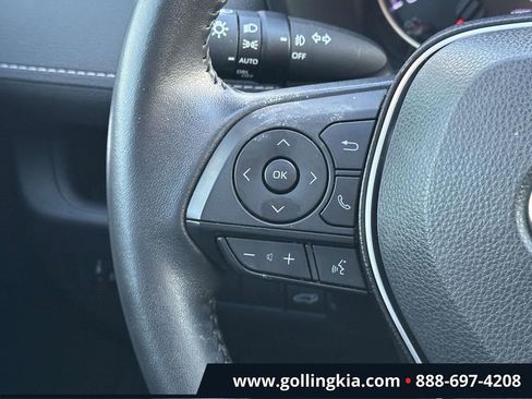 Used 2022 Toyota RAV4 XLE Premium image 23