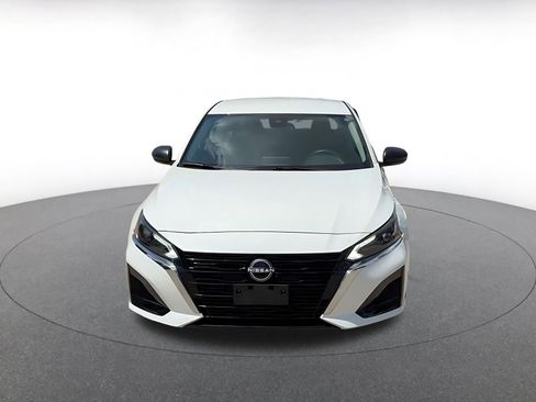 Used 2025 Nissan Altima 2.5 SV FWD image 4