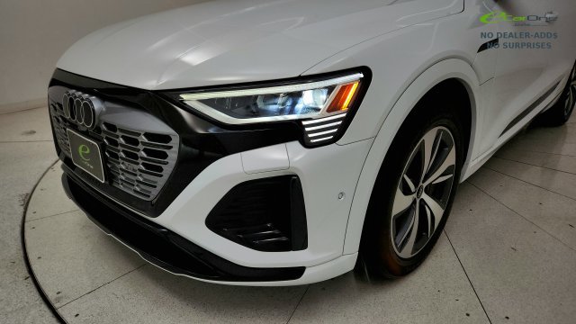 Used 2024 Audi Q8 e-tron Premium Plus w/ Premium Plus Package AWD/4WD image 23