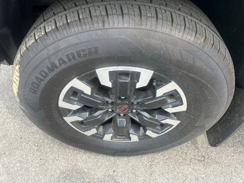 Used 2022 Nissan Frontier PRO-4X AWD/4WD image 9