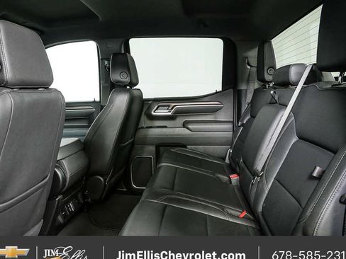 Certified 2025 GMC Sierra 1500 SLT AWD/4WD image 17