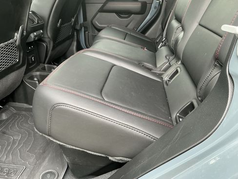 Used 2025 Jeep Gladiator Rubicon AWD/4WD image 32