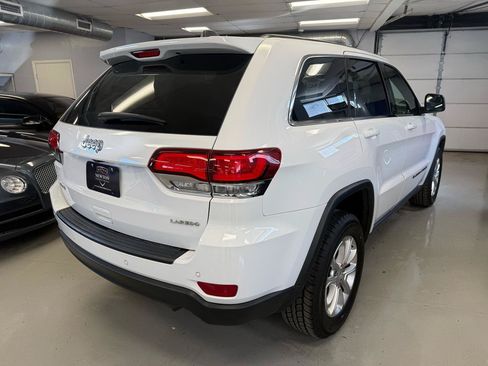 Used 2022 Jeep Grand Cherokee Laredo E AWD/4WD image 6