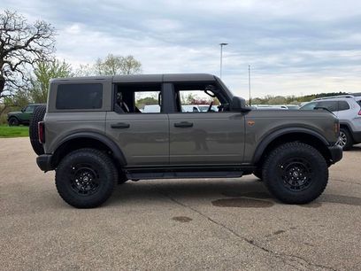 New 2026 Ford Bronco Badlands w/ Sasquatch Package