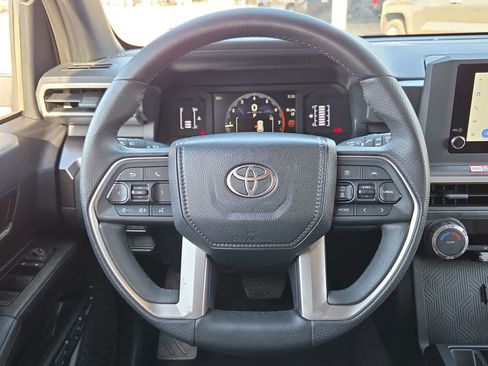 Used 2025 Toyota 4Runner SR5 image 18