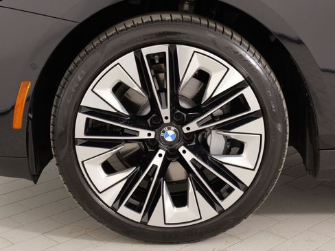 Used 2025 BMW 530i xDrive w/ Premium Package image 62