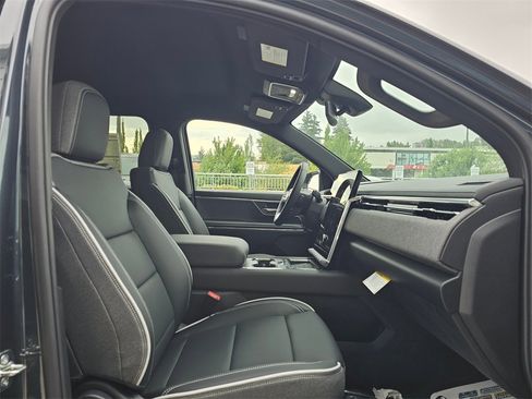 New 2026 GMC Sierra EV Elevation image 4