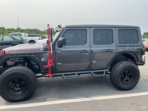 Used 2021 Jeep Wrangler Unlimited Rubicon AWD/4WD image 3