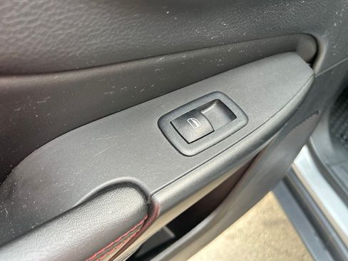 Used 2019 Jeep Cherokee Trailhawk AWD/4WD image 22
