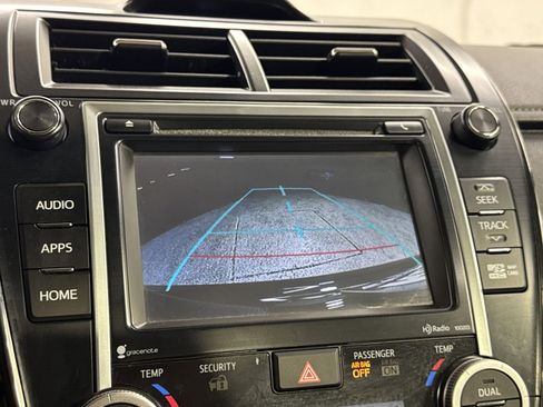 Used 2014 Toyota Camry XLE w/ Leather Package image 23