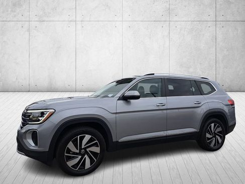 Used 2025 Volkswagen Atlas SEL image 9