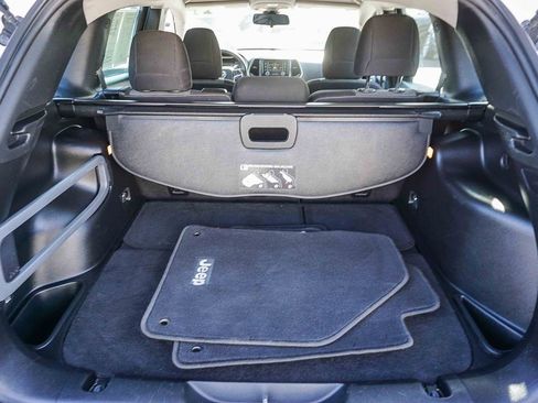 Used 2015 Jeep Cherokee Sport w/ Sport Appearance Group image 24