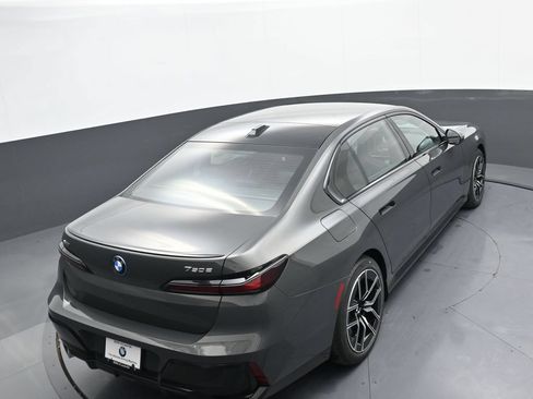New 2026 BMW 750e xDrive AWD/4WD image 37