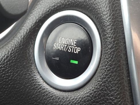 Used 2020 Chevrolet Traverse RS image 17