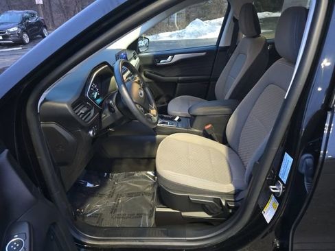 Used 2021 Ford Escape SE image 4