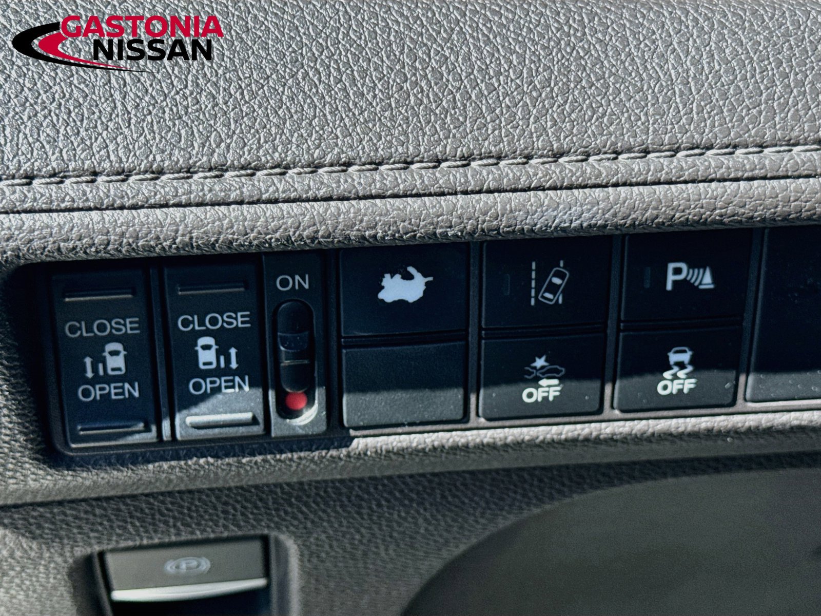 Used 2018 Honda Odyssey Touring image 13