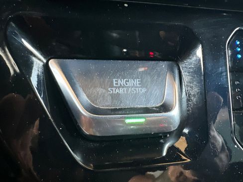 Used 2023 GMC Sierra 1500 AT4X image 23