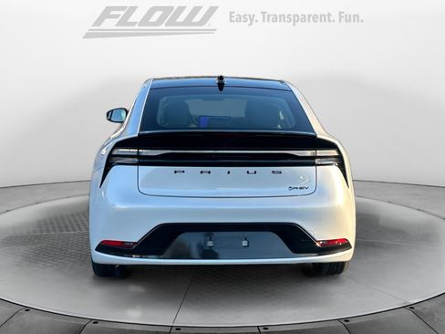 Used 2026 Toyota Prius Plug-In Hybrid FWD image 8