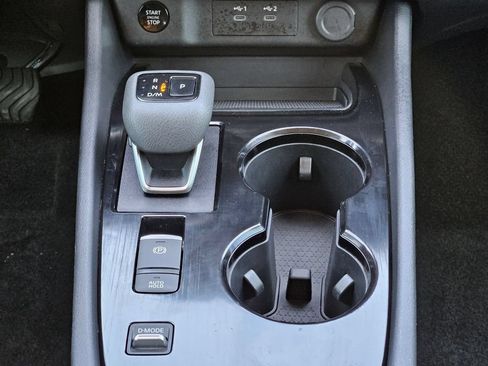 Used 2025 Nissan Rogue S FWD image 21
