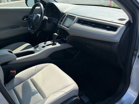 Used 2017 Honda HR-V EX-L image 8