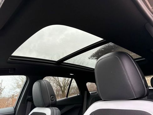 Used 2024 Chevrolet Blazer EV LT image 24