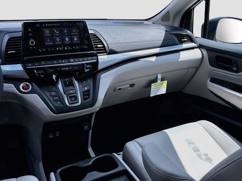 Certified 2026 Honda Odyssey EX-L image 27