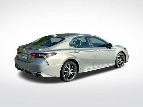 Used 2023 Toyota Camry SE FWD image 7
