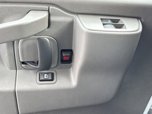 Used 2023 Chevrolet Express 3500 w/ Power Convenience Package image 21