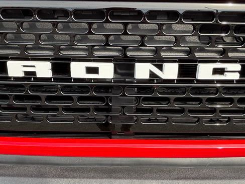 Used 2022 Ford Bronco Wildtrak image 42